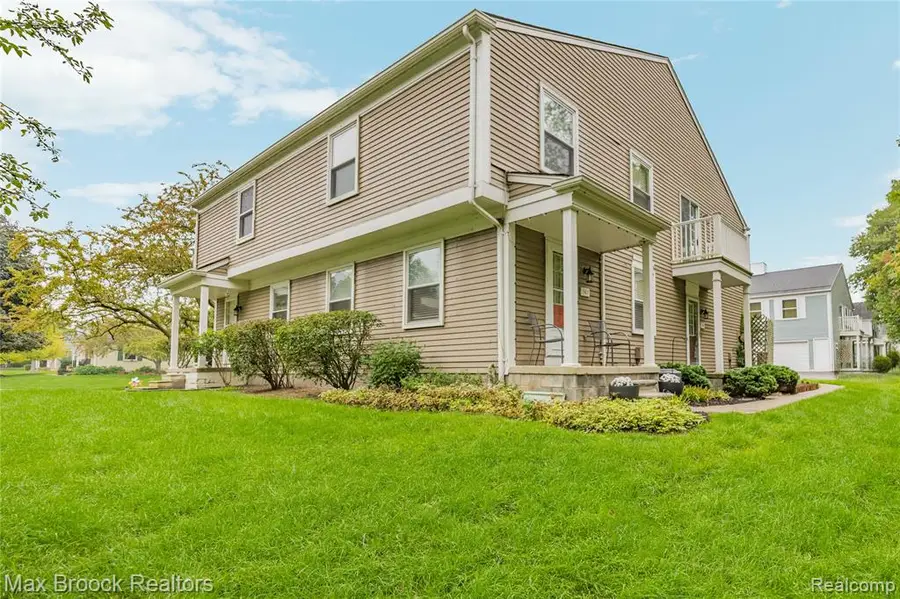 387 Neptune, Walled Lake, MI 48390 - #2