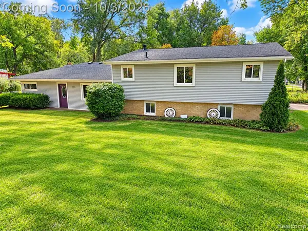 7795 Circle, West Bloomfield, MI 48323