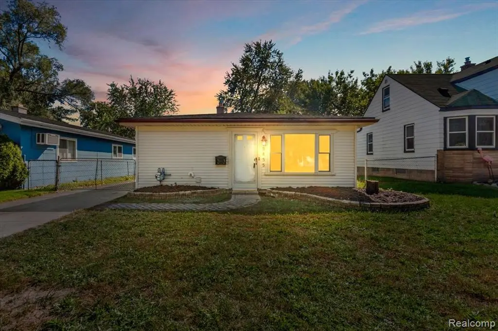 25455 Hanover, Dearborn Heights, MI 48125 - #1