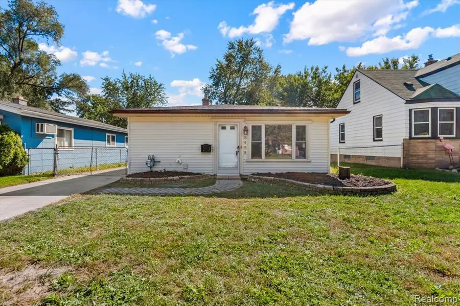 25455 Hanover, Dearborn Heights, MI 48125 - #2