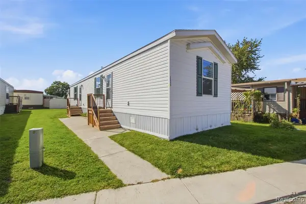 2099 Ida, Troy, MI 48083