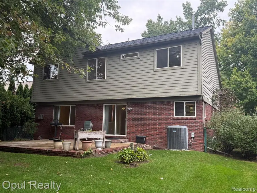 33865 Trillium, Livonia, MI 48150 - #2