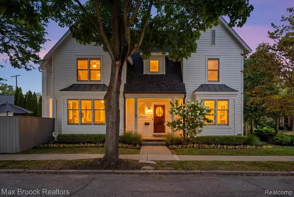 1080 Bennaville, Birmingham, MI 48009