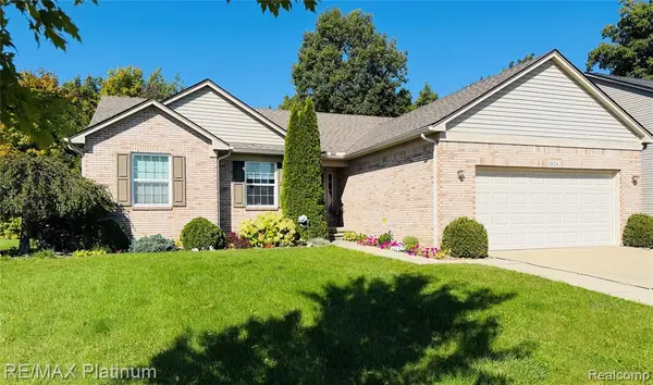 1524 Baypointe, Grand Blanc, MI 48439