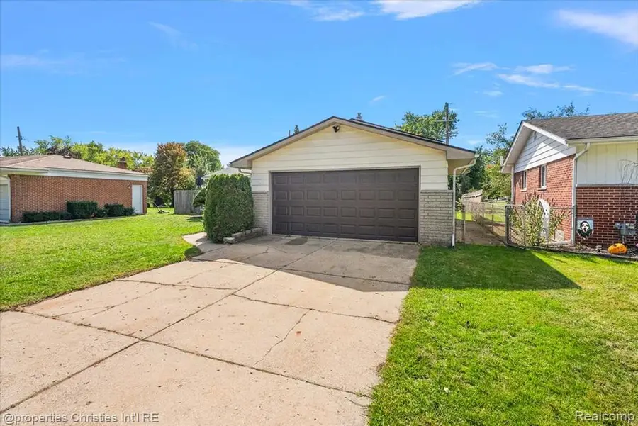 8912 Ardel, Sterling Heights, MI 48314 - #3