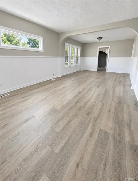 125 E Oakley, Flint, MI 48503 - #3