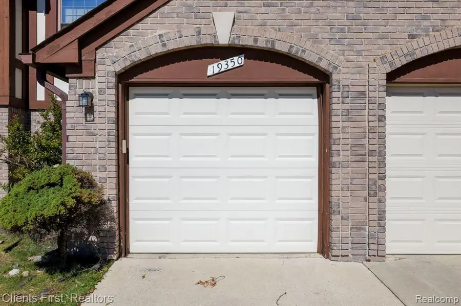 19350 W 11 Mile, Lathrup Village, MI 48076 - #2