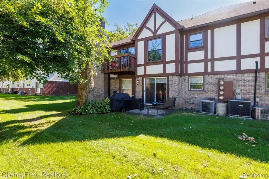 19350 W 11 Mile, Lathrup Village, MI 48076 - #3