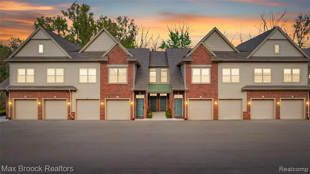 616 Pointe, Walled Lake, MI 48390 - #1