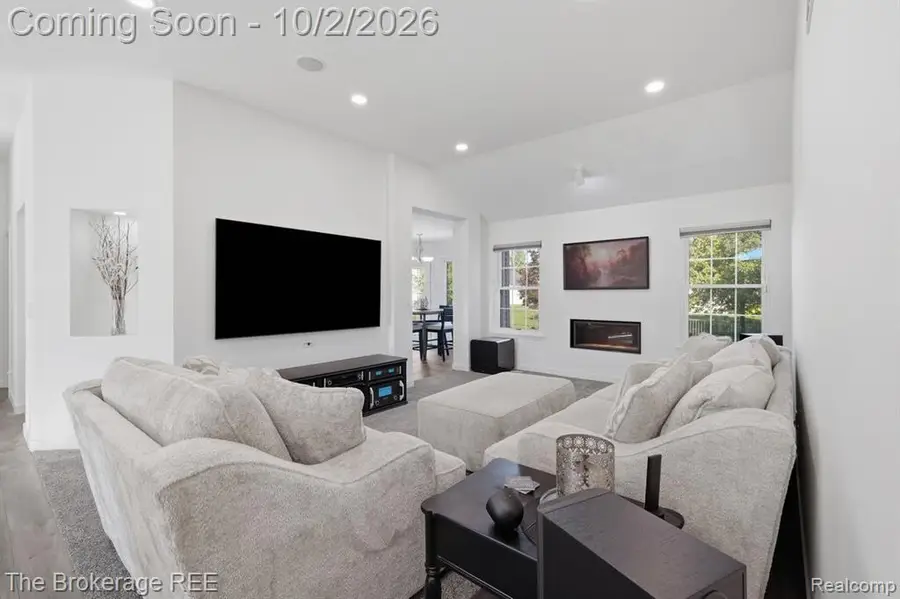 5353 Sequoia, Grand Blanc, MI 48439 - #2