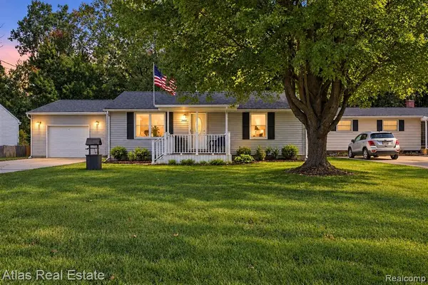 1489 Transue, Burton, MI 48509