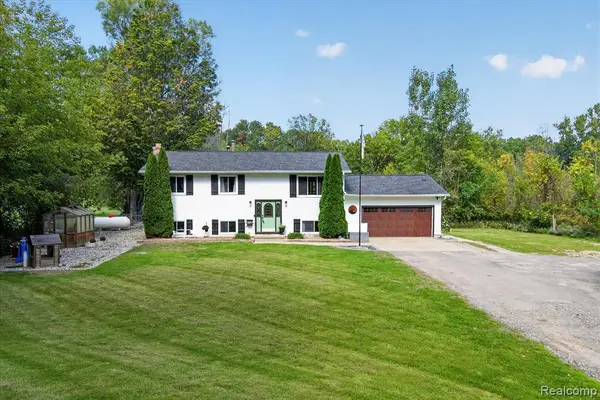6645 Dunn, Howell, MI 48855