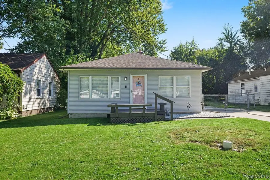 39276 Charbeneau, Clinton Township, MI 48036 - #2