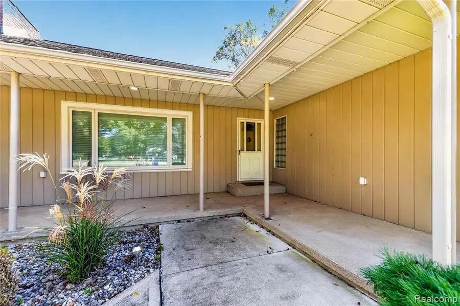 21263 Meridian, Grosse Ile, MI 48138 - #3