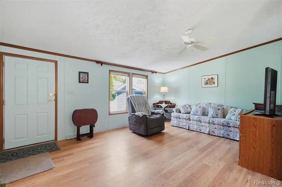 964 Indian Creek, Howell, MI 48843 - #3