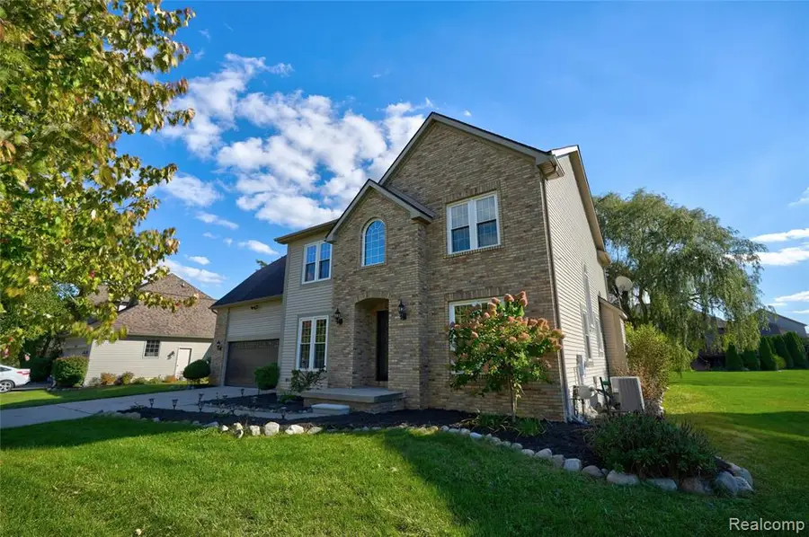 8251 N Port, Grand Blanc, MI 48439 - #2