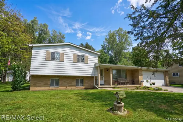 5040 Cedardale, Flushing, MI 48433