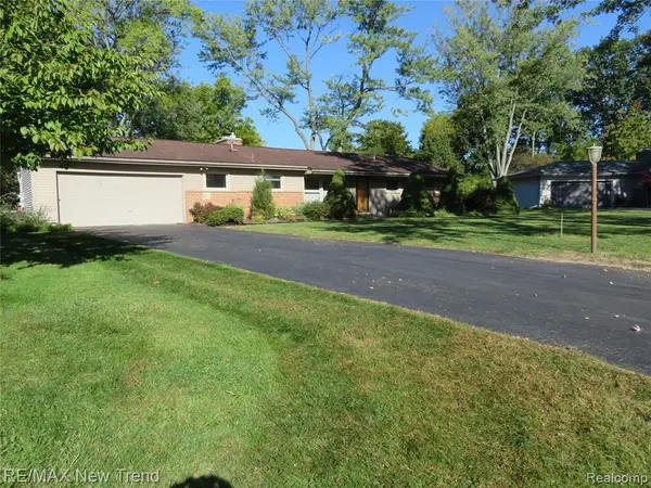 5420 Cambourne, West Bloomfield, MI 48322