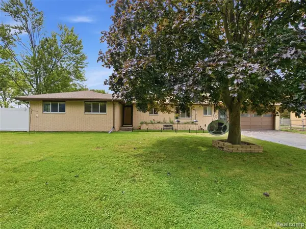 2714 Fairfield, Bay City, MI 48706