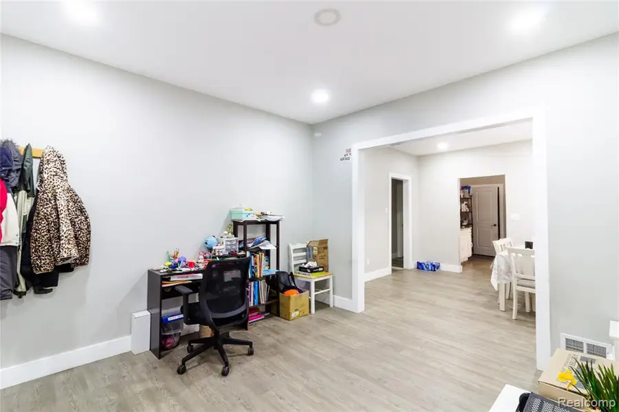 9167 American, Detroit, MI 48204 - #3