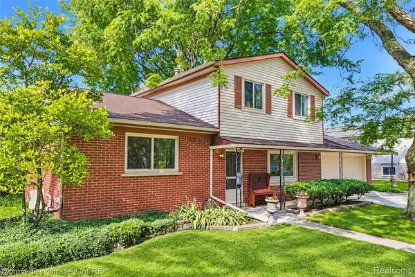 24187 S Duncan, Farmington Hills, MI 48336