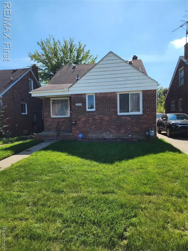 15010 Eastburn, Detroit, MI 48205