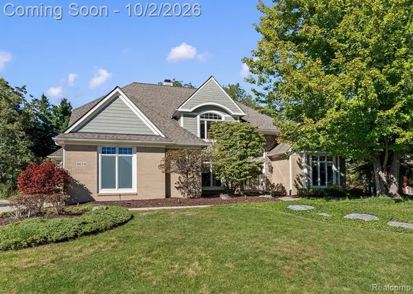 4654 Woodland Hills, Rochester, MI 48306