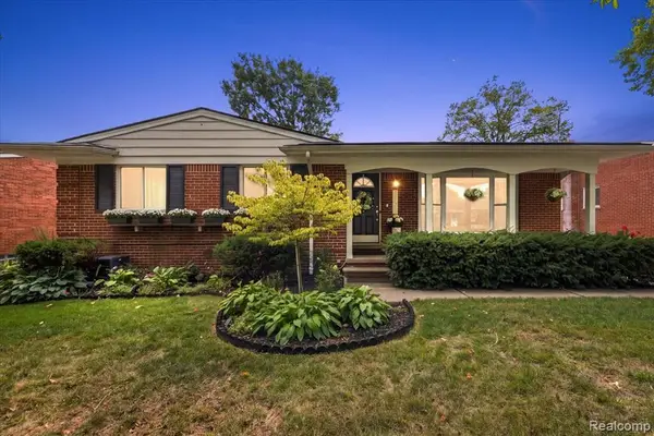 4125 Yorba Linda, Royal Oak, MI 48073