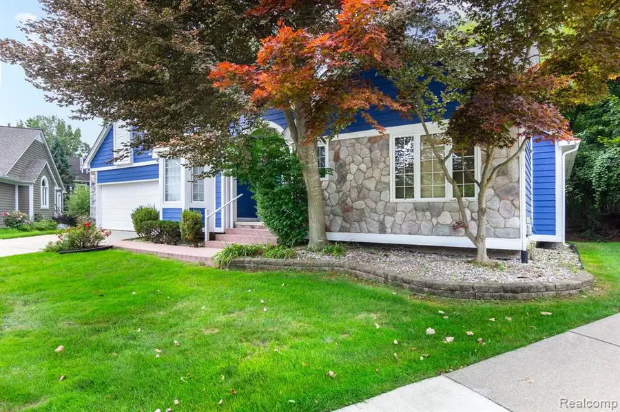 3387 Henley, Rochester Hills, MI 48309 - #3