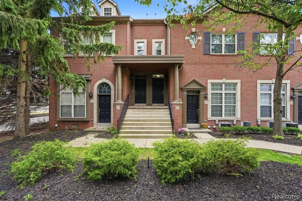 37 W Village, Dearborn, MI 48124 - #1