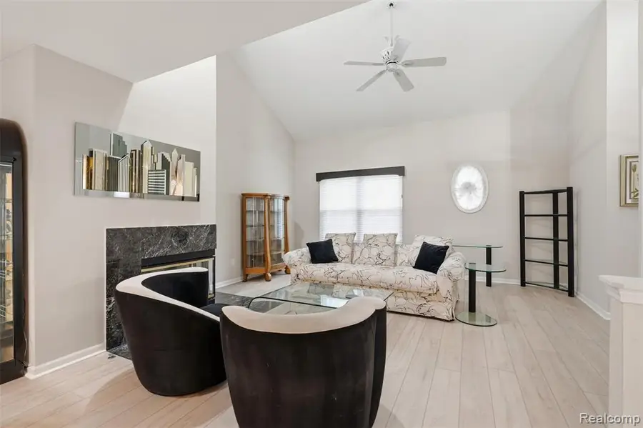 37 W Village, Dearborn, MI 48124 - #3