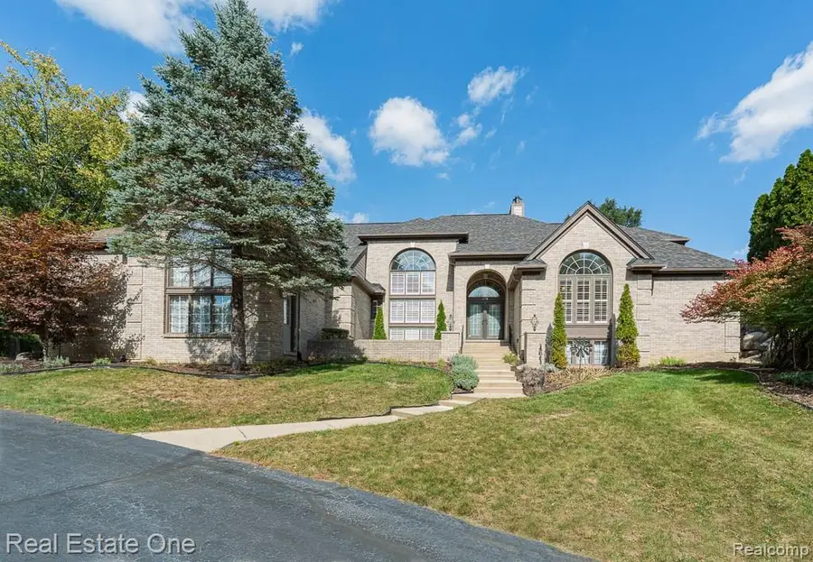670 Cherry Tree, Rochester Hills, MI 48306 - #2