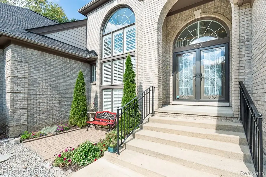 670 Cherry Tree, Rochester Hills, MI 48306 - #3