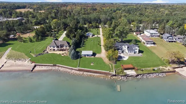 8849 Lakeshore, Lexington, MI 48450