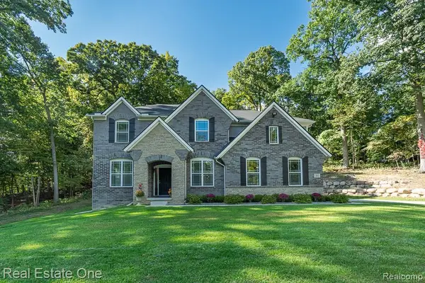 201 Beechview, Rochester, MI 48306
