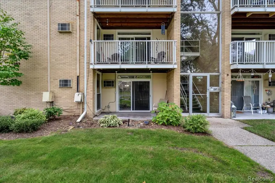 4909 N Crooks #D-1, Royal Oak, MI 48073 - #2