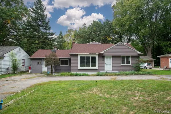 21613 Wallace, Southfield, MI 48075