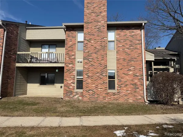 22140 Indian Creek, Farmington Hills, MI 48335