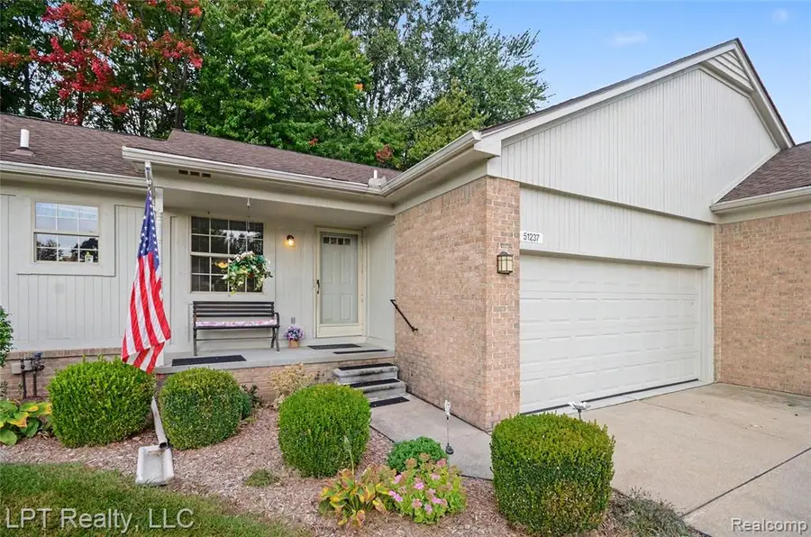 51237 Elly, Chesterfield, MI 48051 - #2