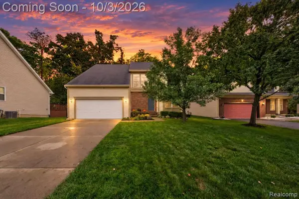2752 W Amberly, Howell, MI 48843