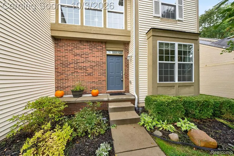2752 W Amberly, Howell, MI 48843 - #3