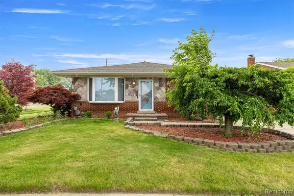 8786 N Evangeline, Dearborn Heights, MI 48127