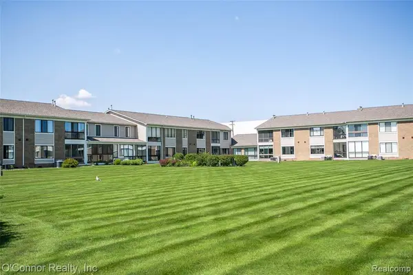 1660 River #53, Marysville, MI 48040