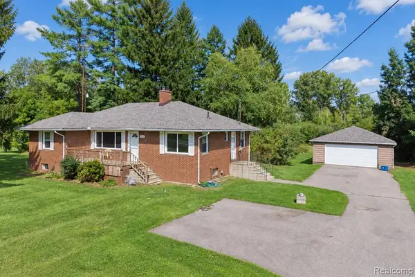 2432 W Farrand, Clio, MI 48420