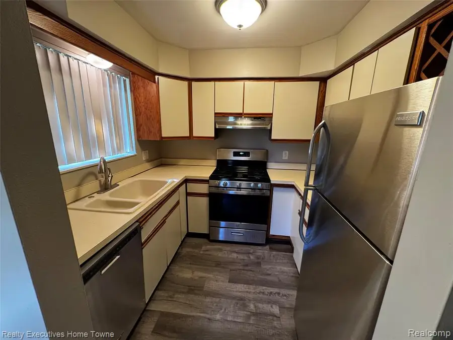 38615 Meadowdale, Clinton Township, MI 48036 - #3