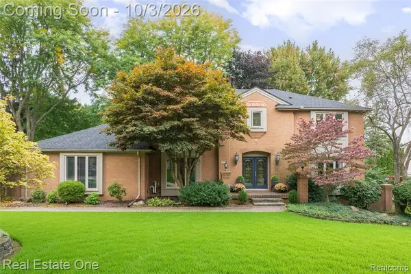 2371 Red Maple, Troy, MI 48098