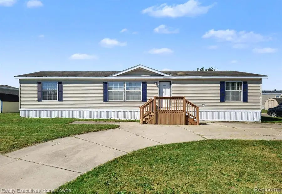 9893 Eastwinds, Fair Haven, MI 48023 - #2