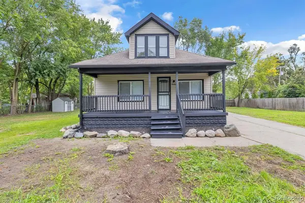 7686 Warwick, Detroit, MI 48228