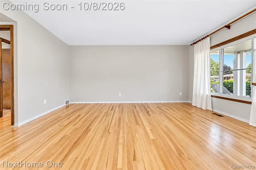 38521 Roycroft, Livonia, MI 48154 - #3