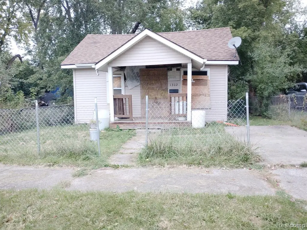 1302 Huron, Flint, MI 48507 - #1